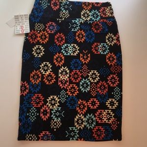 NWT Small LuLaRoe Cassie Skirt w/ Black Background